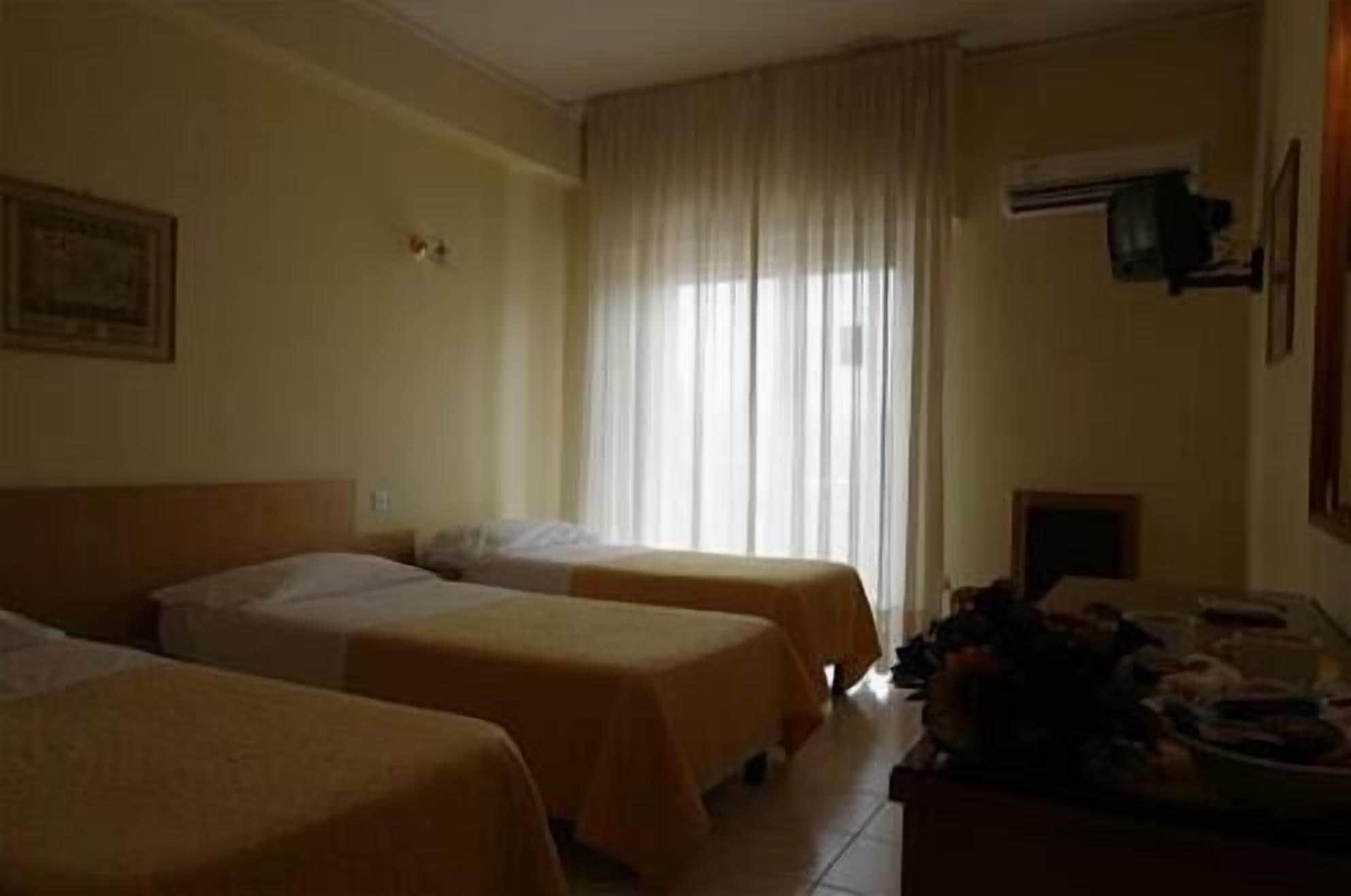 Tennis Hotel Pozzuoli Exteriör bild