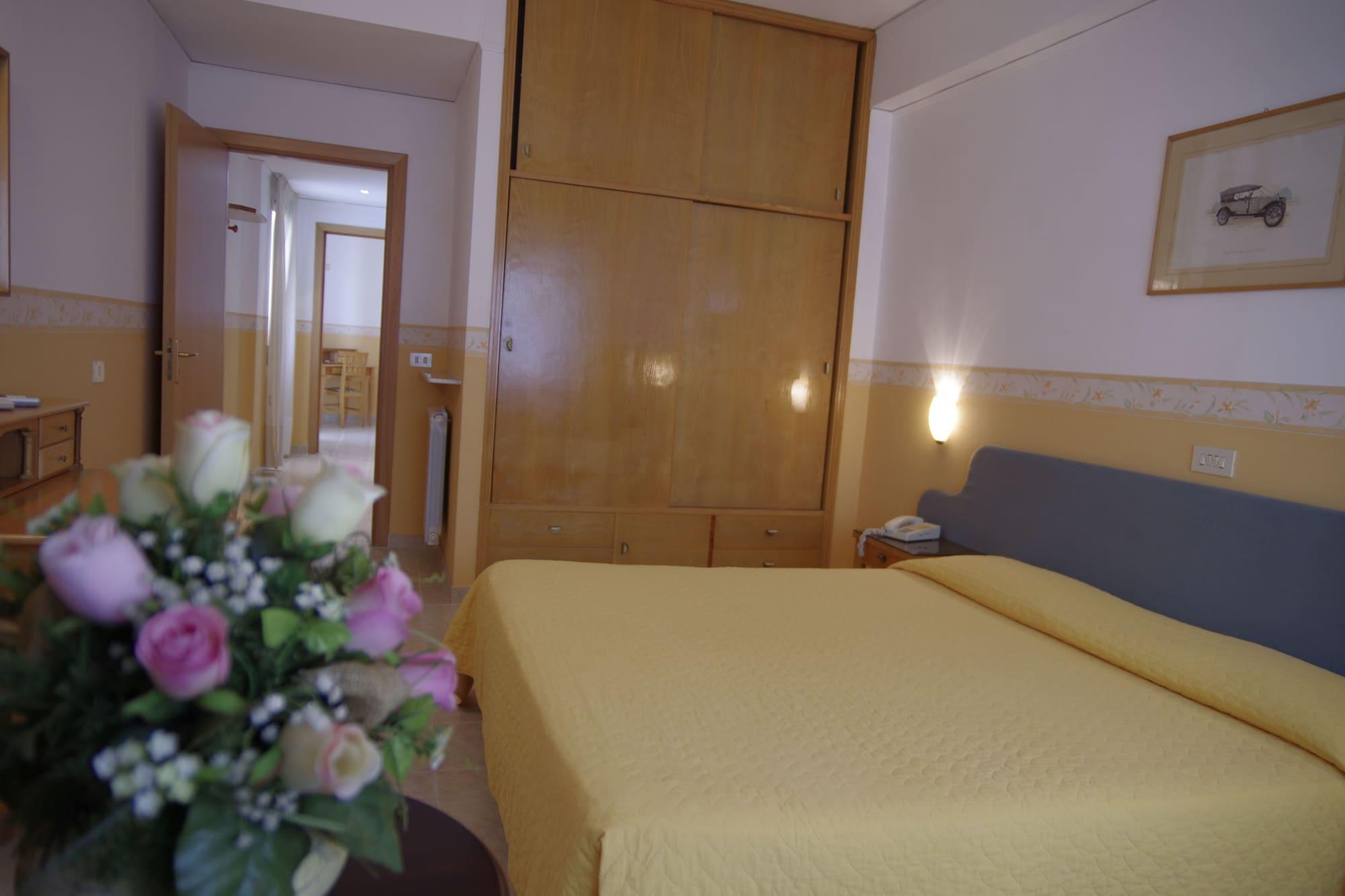 Tennis Hotel Pozzuoli Exteriör bild