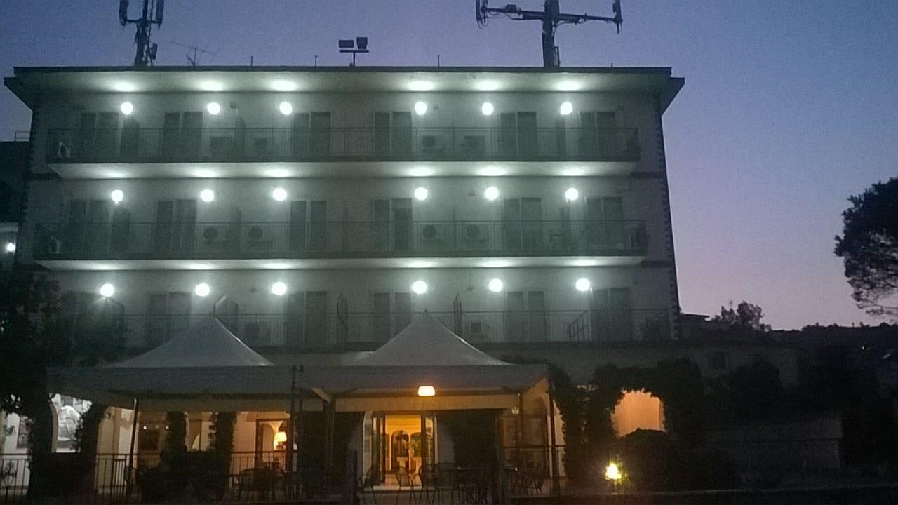 Tennis Hotel Pozzuoli Exteriör bild