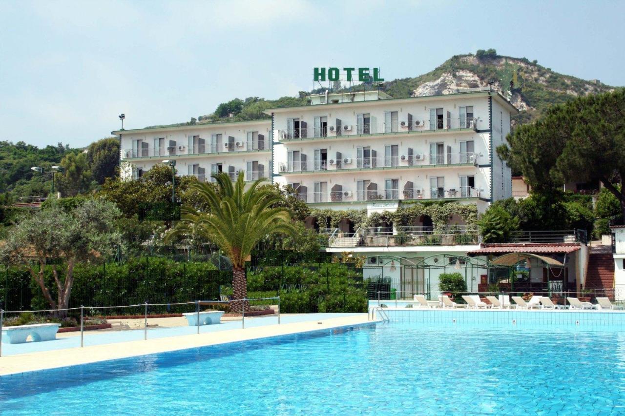 Tennis Hotel Pozzuoli Exteriör bild